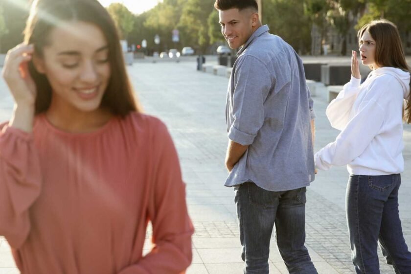 Pourquoi un homme regarde une femme