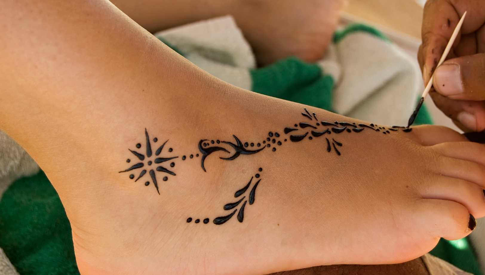tatouage cheville femme